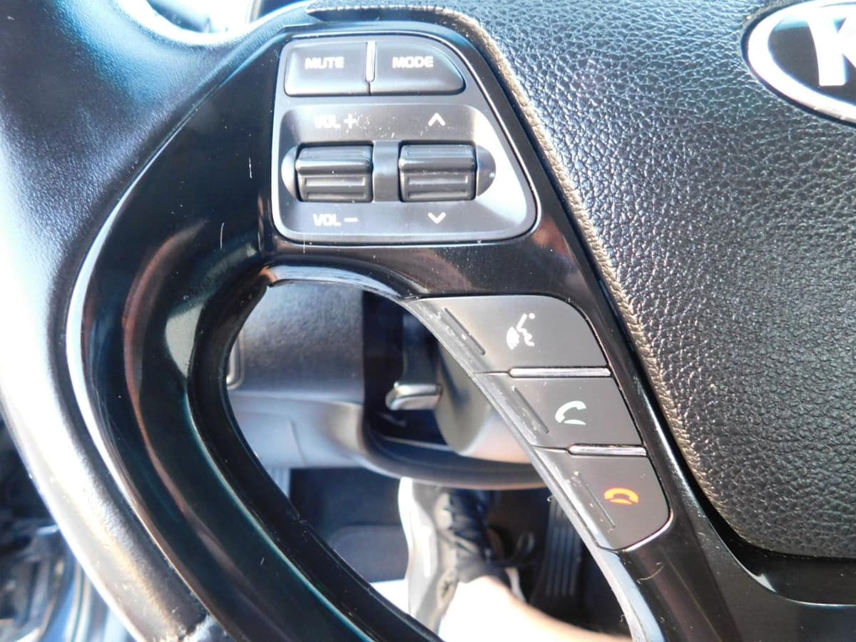 2017 Kia Forte5 - Image 8