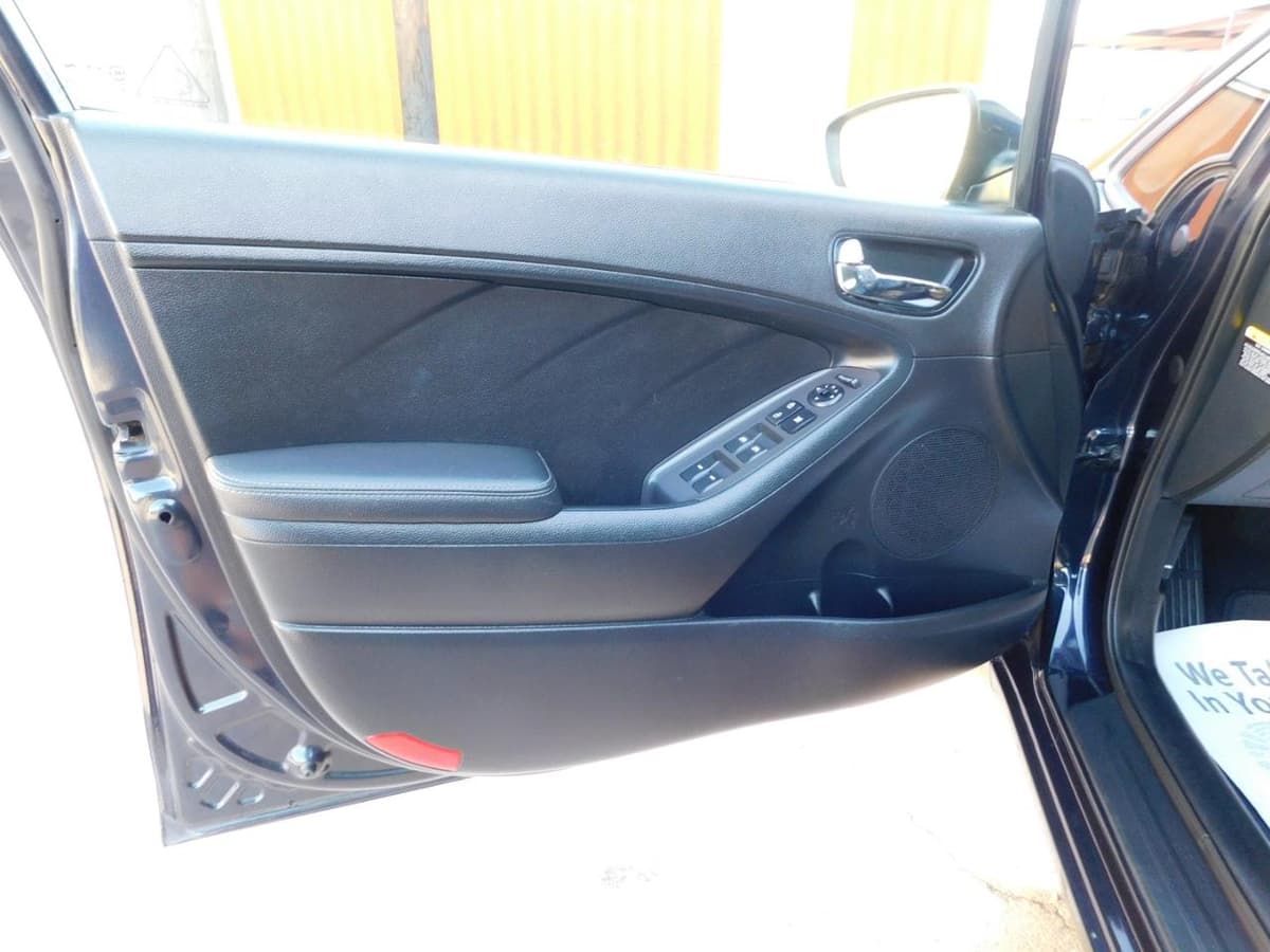 2017 Kia Forte5 - Image 20