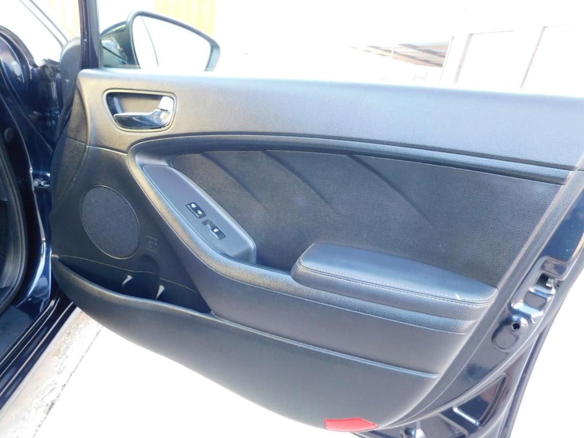 2017 Kia Forte5 - Image 21