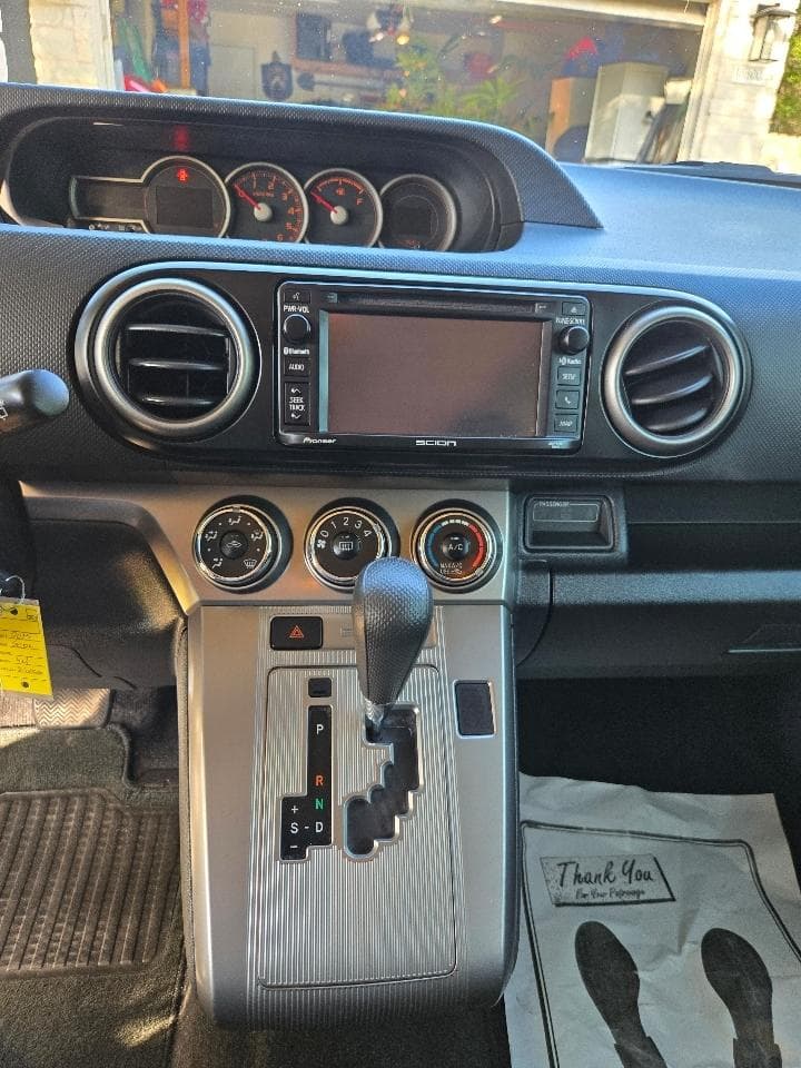 2015 SCION xB - Image 8