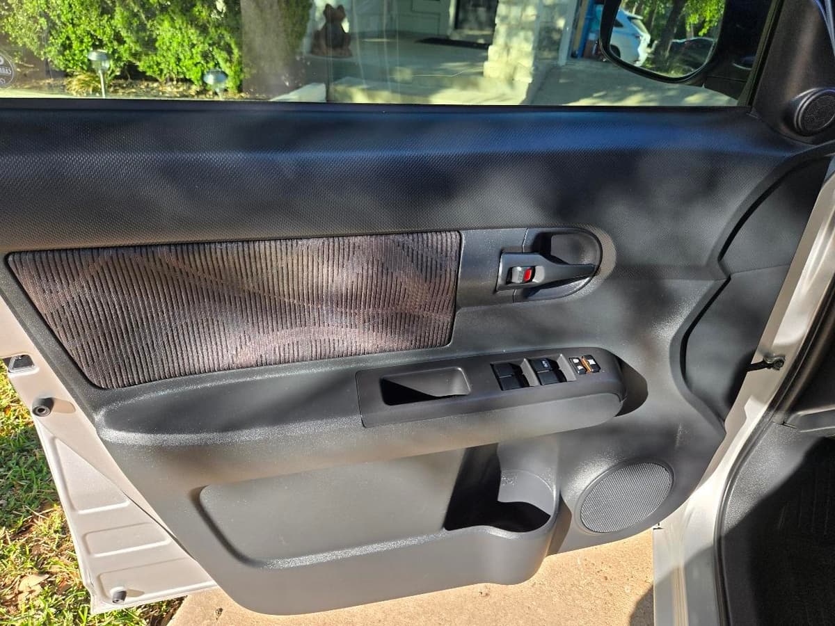 2015 SCION xB - Image 16