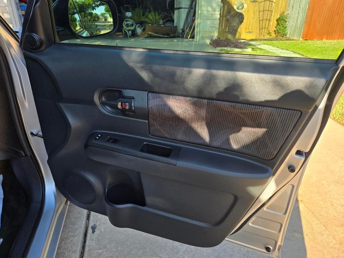 2015 SCION xB - Image 17