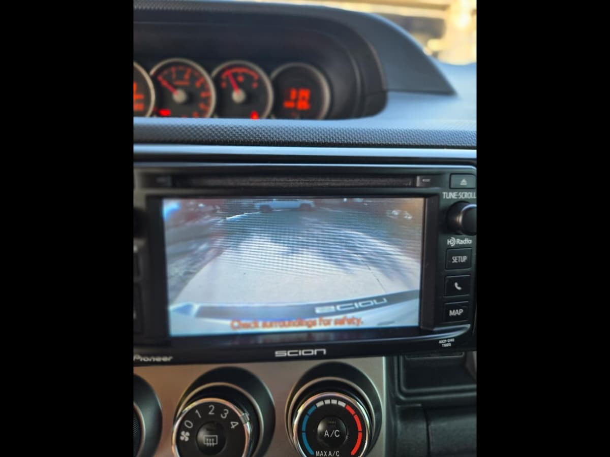 2015 SCION xB - Image 9