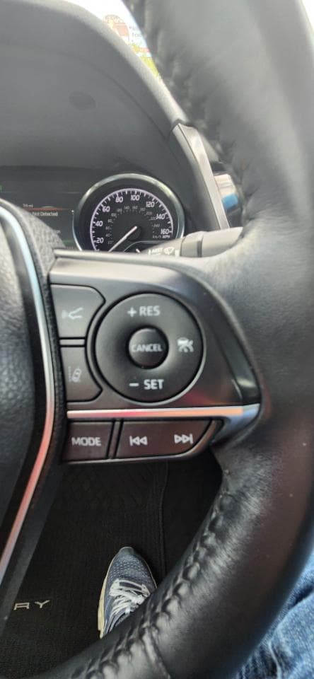 2018 TOYOTA Camry - Image 13