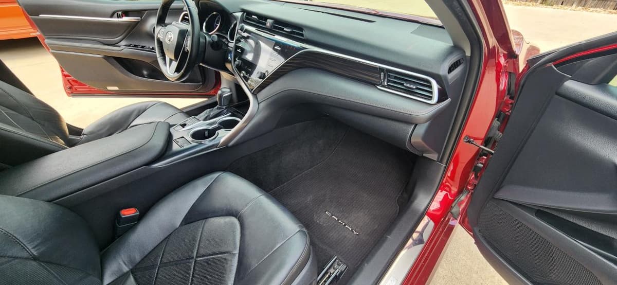 2018 TOYOTA Camry - Image 23