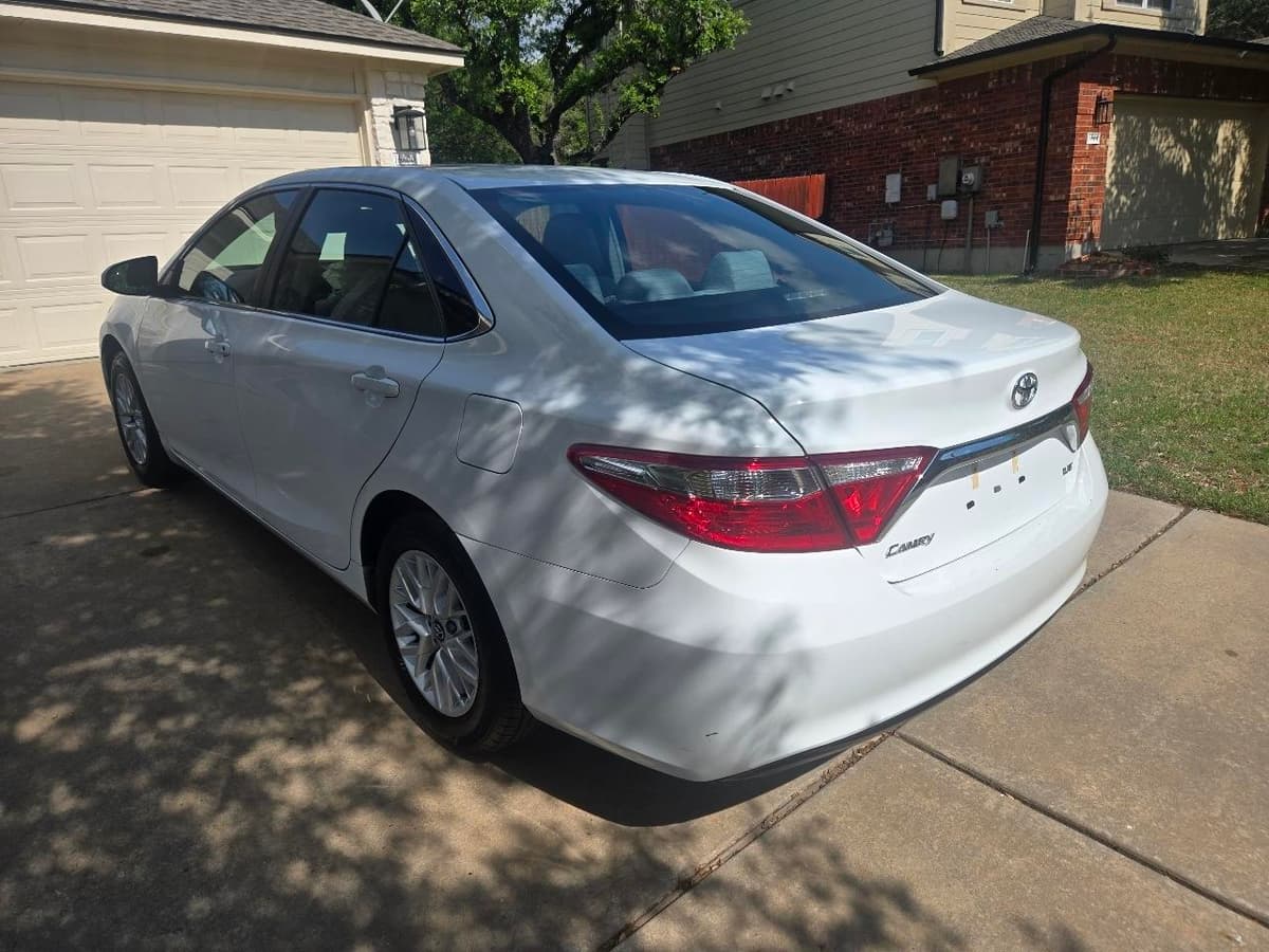 2017 TOYOTA Camry - Image 3