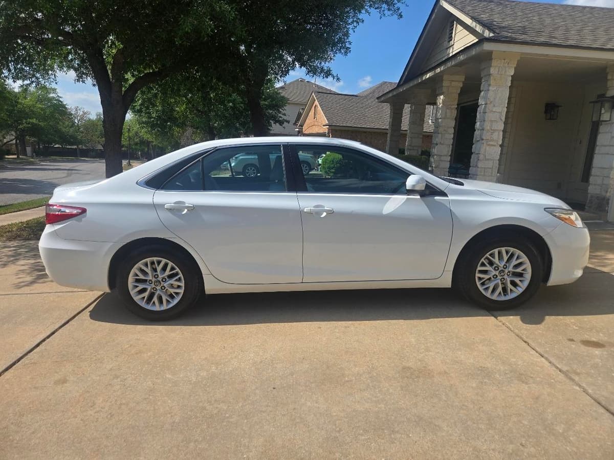 2017 TOYOTA Camry - Image 6