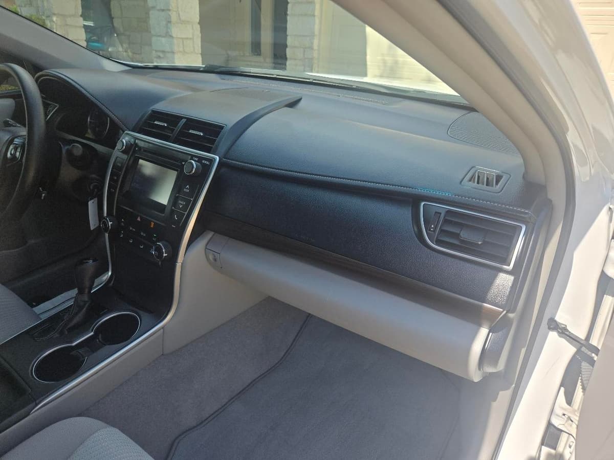 2017 TOYOTA Camry - Image 8