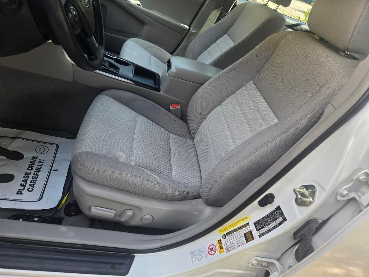 2017 TOYOTA Camry - Image 13