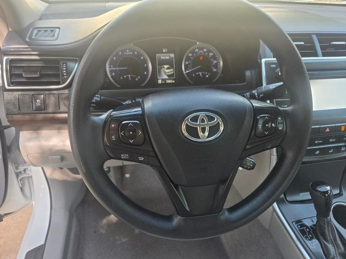 2017 TOYOTA Camry - Image 14