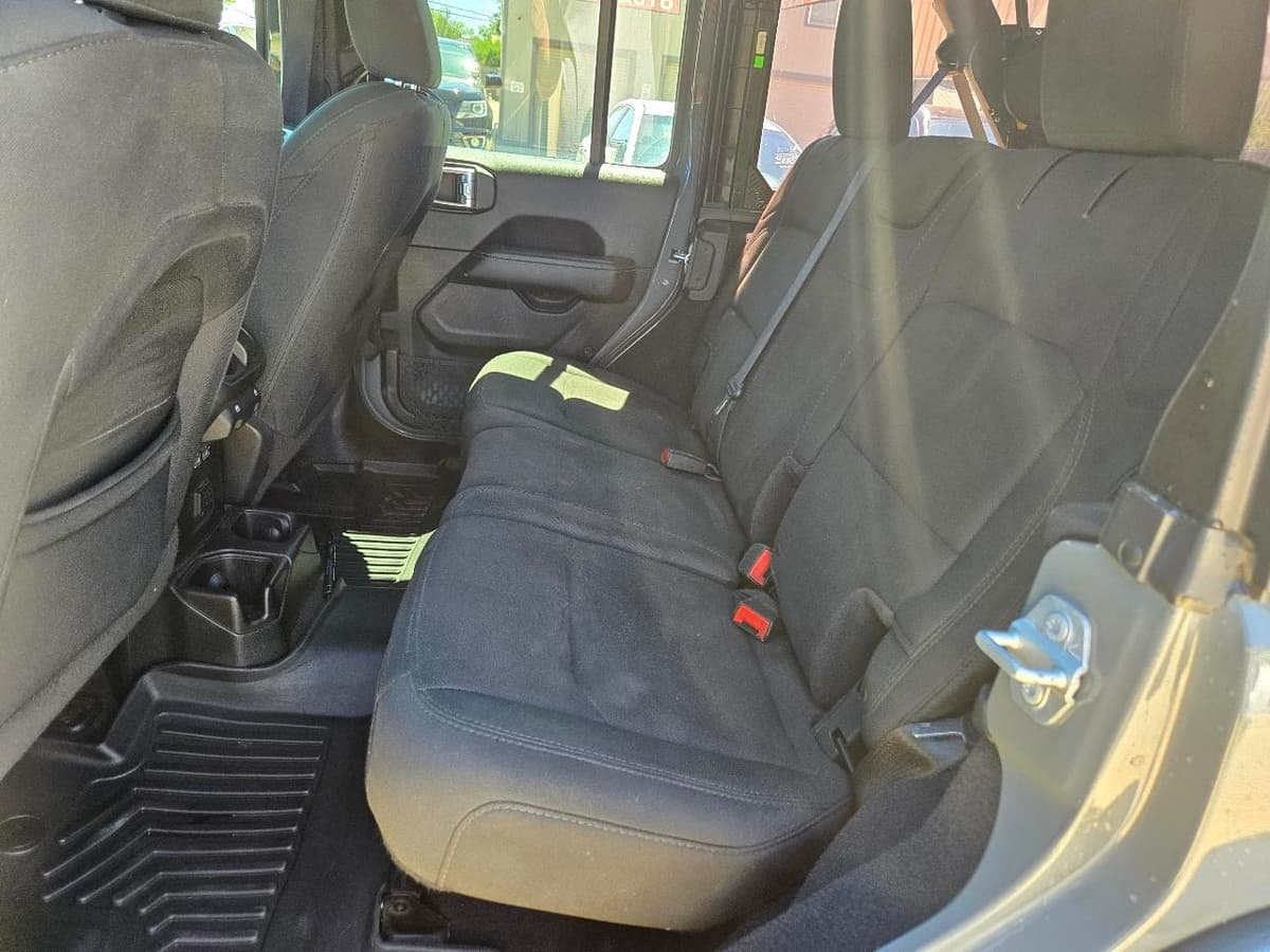 2018 JEEP Wrangler - Image 16