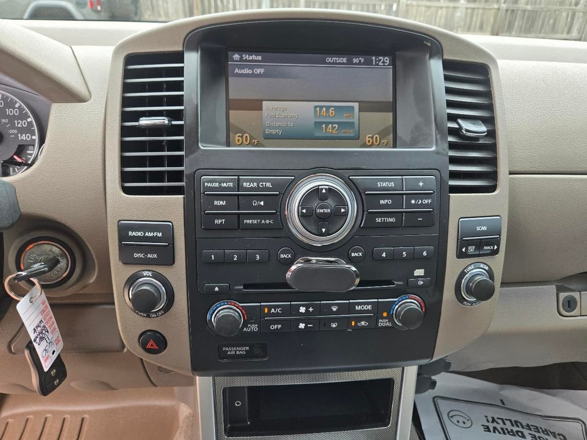 2011 NISSAN Pathfinder - Image 9
