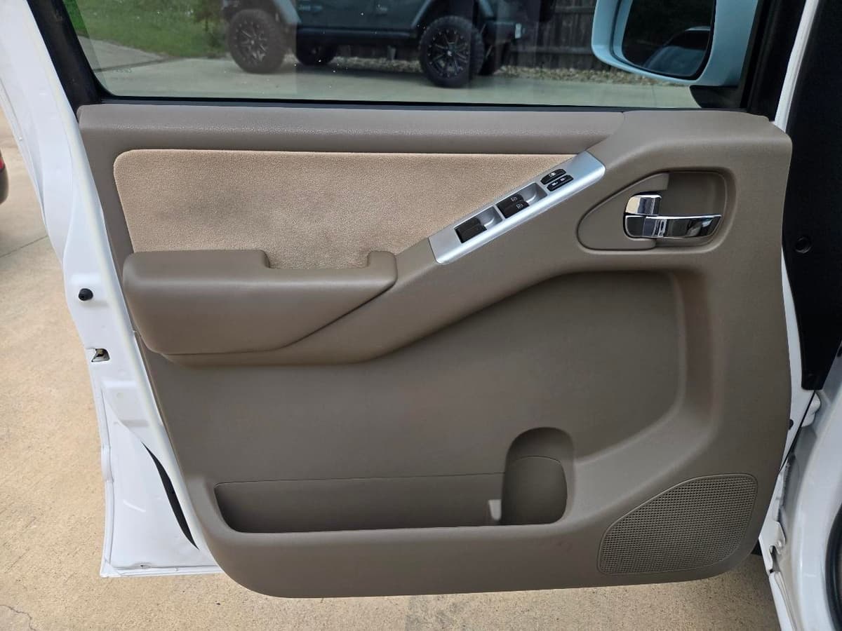 2011 NISSAN Pathfinder - Image 18