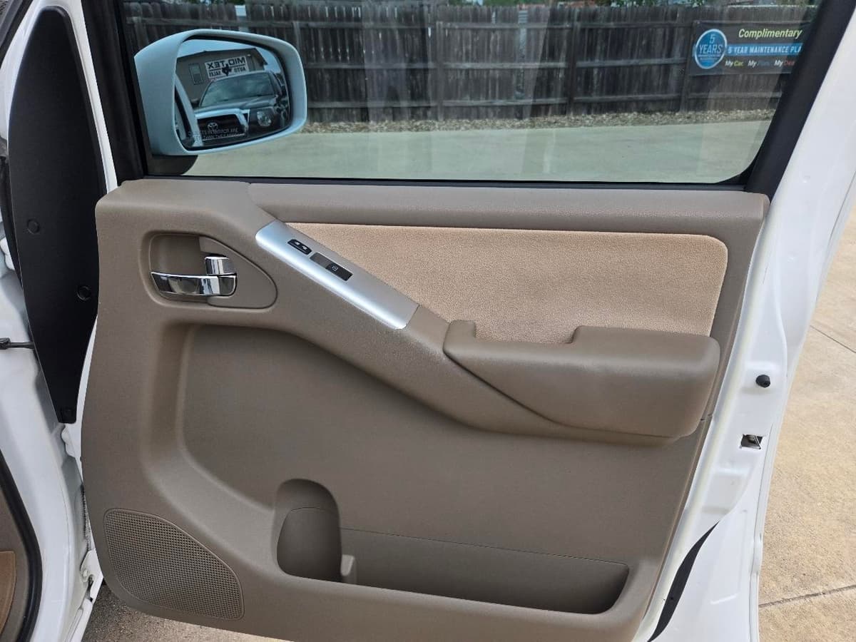 2011 NISSAN Pathfinder - Image 19
