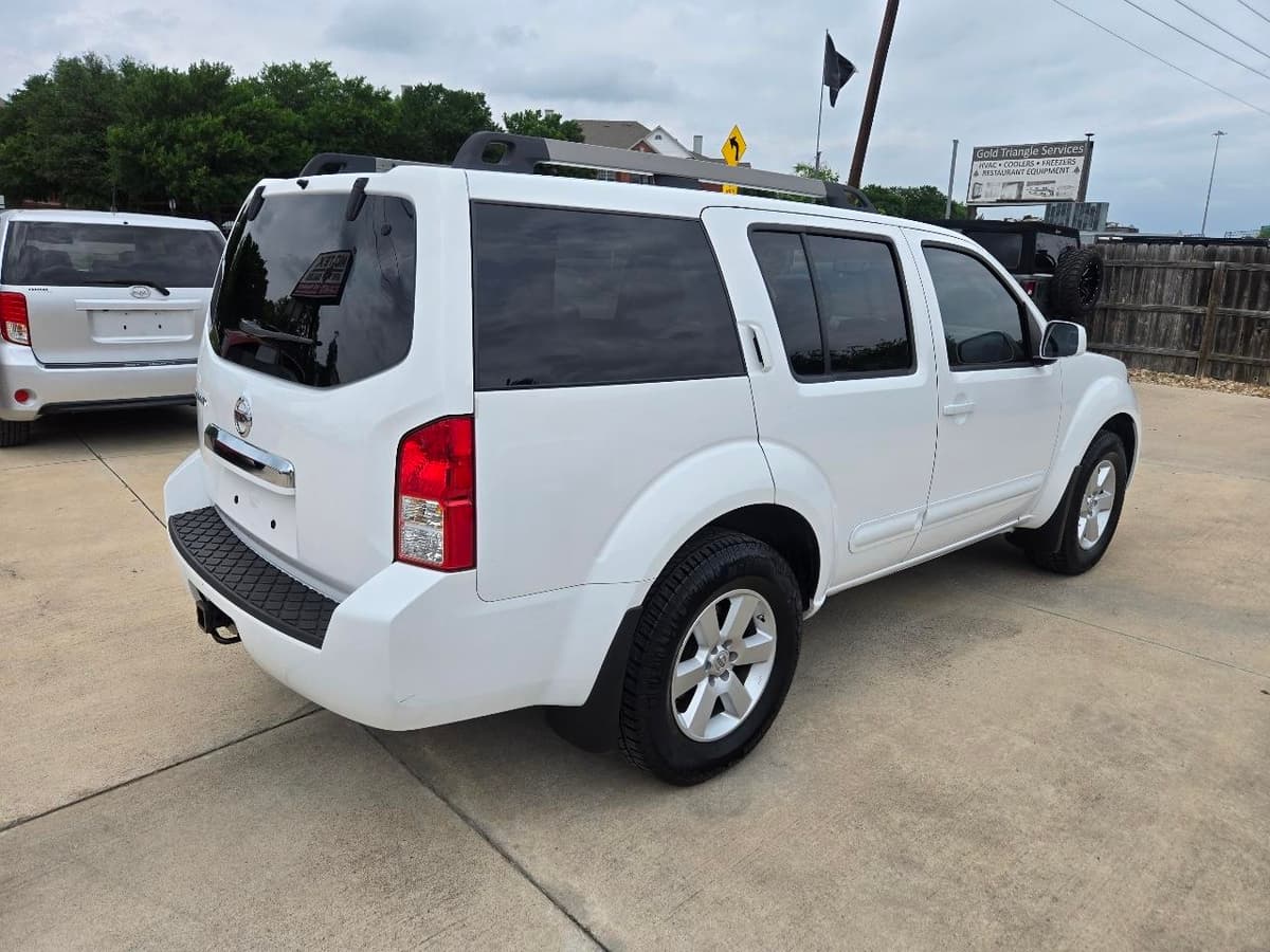 2011 NISSAN Pathfinder - Image 6