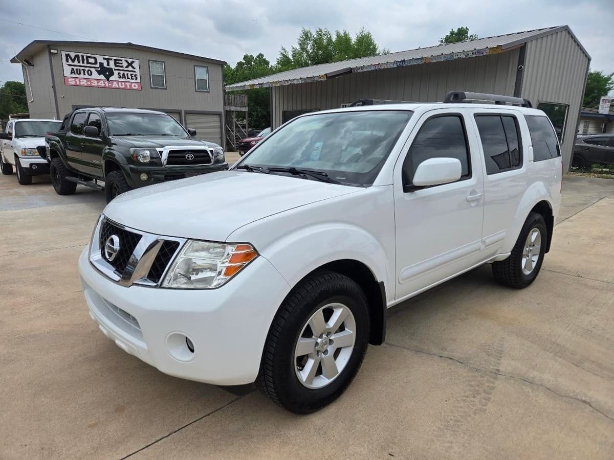 2011 NISSAN Pathfinder