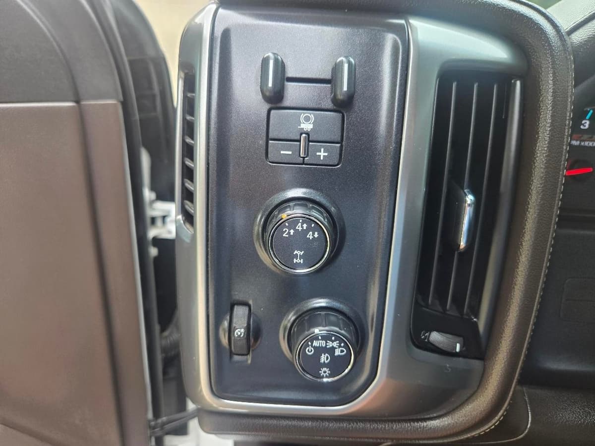 2016 CHEVROLET Silverado - Image 22