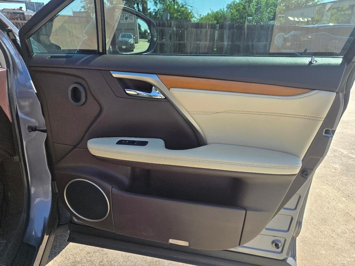 2017 LEXUS RX - Image 23