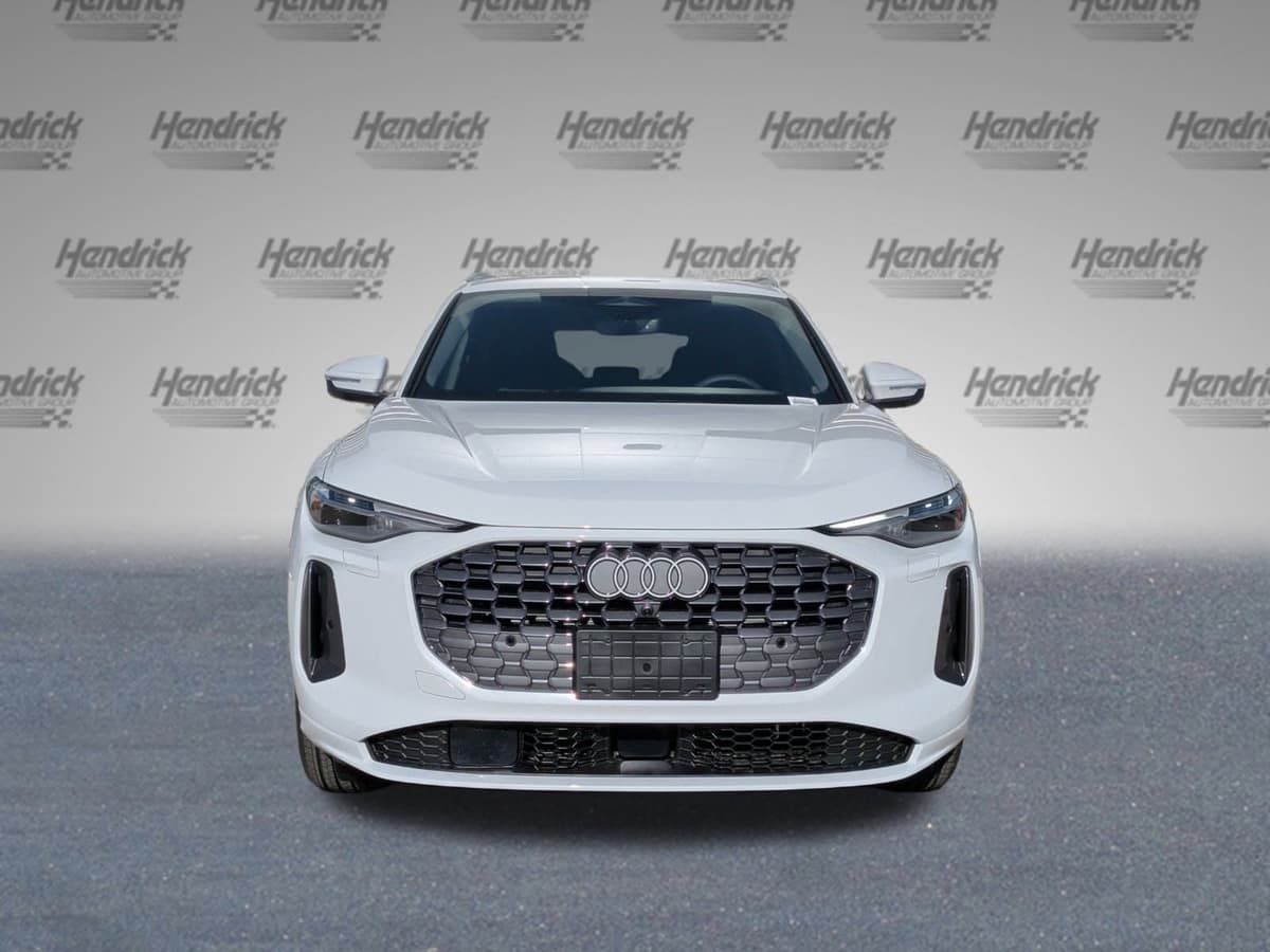 2025 Audi Q5 - Image 3