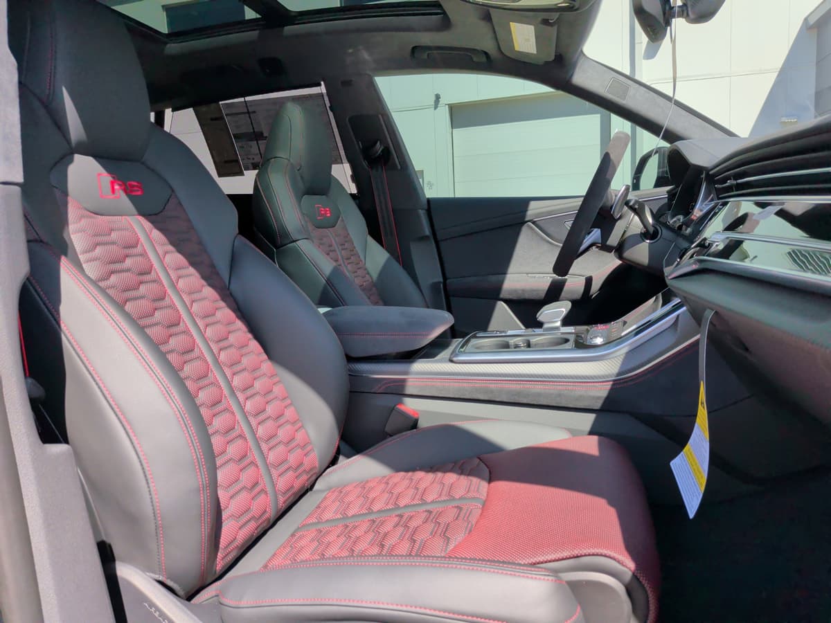 2026 Audi RS Q8 - Image 21
