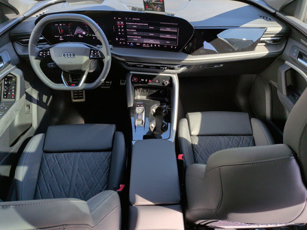 2025 Audi SQ5 - Image 18