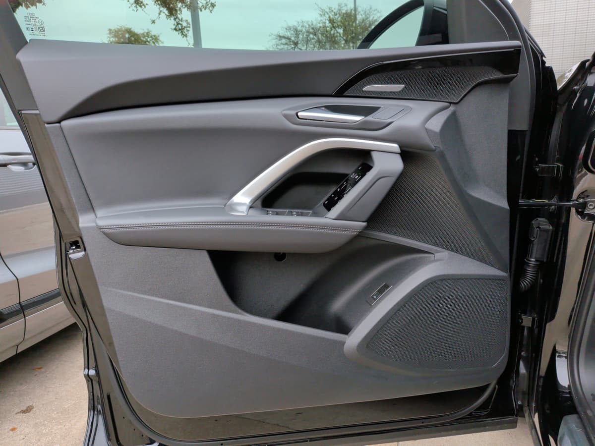 2025 Audi Q5 Sportback - Image 13