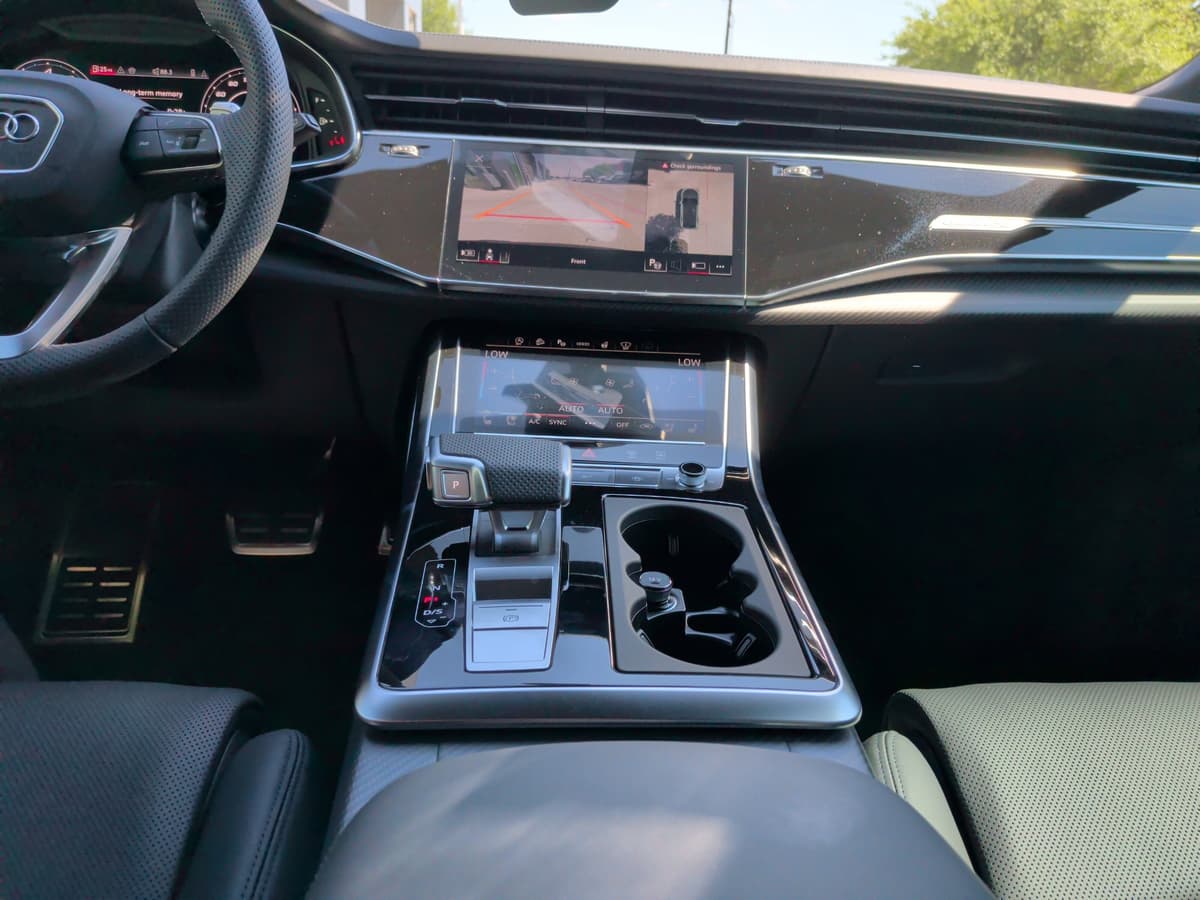 2026 Audi RS Q8 - Image 24