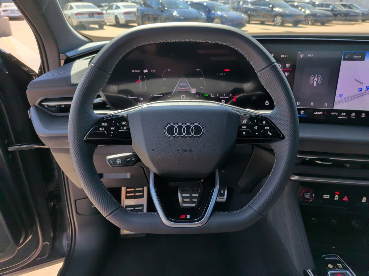 2025 Audi SQ5 - Image 19
