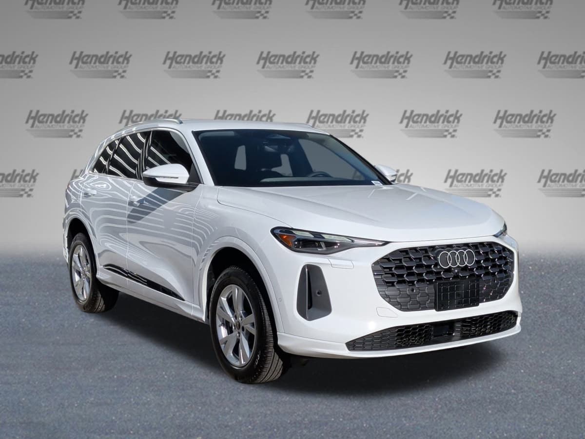 2025 Audi Q5 - Image 2