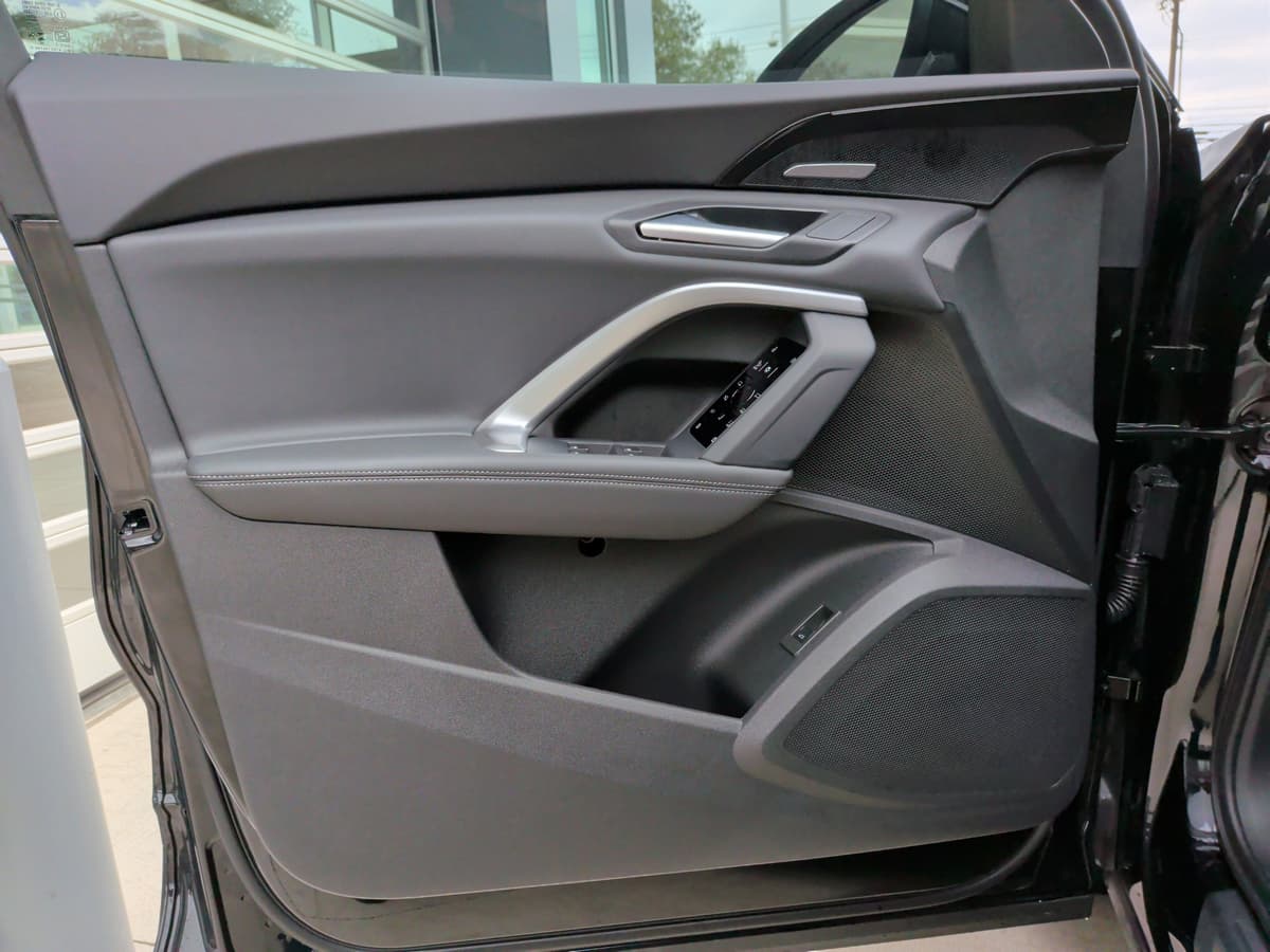 2025 Audi Q5 - Image 13