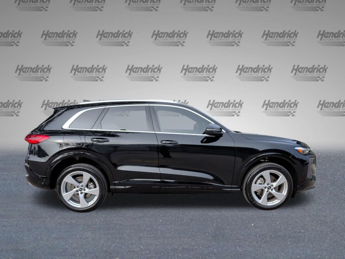 2025 Audi Q5 - Image 10