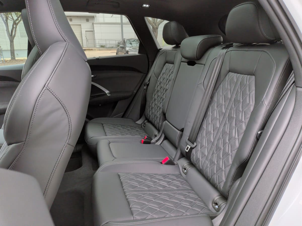 2025 Audi SQ5 - Image 33