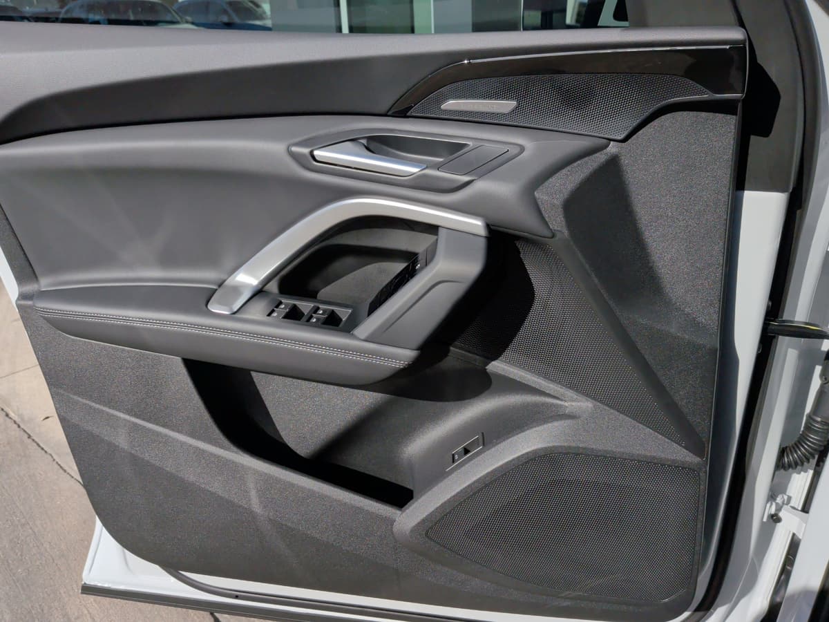 2025 Audi Q5 - Image 28