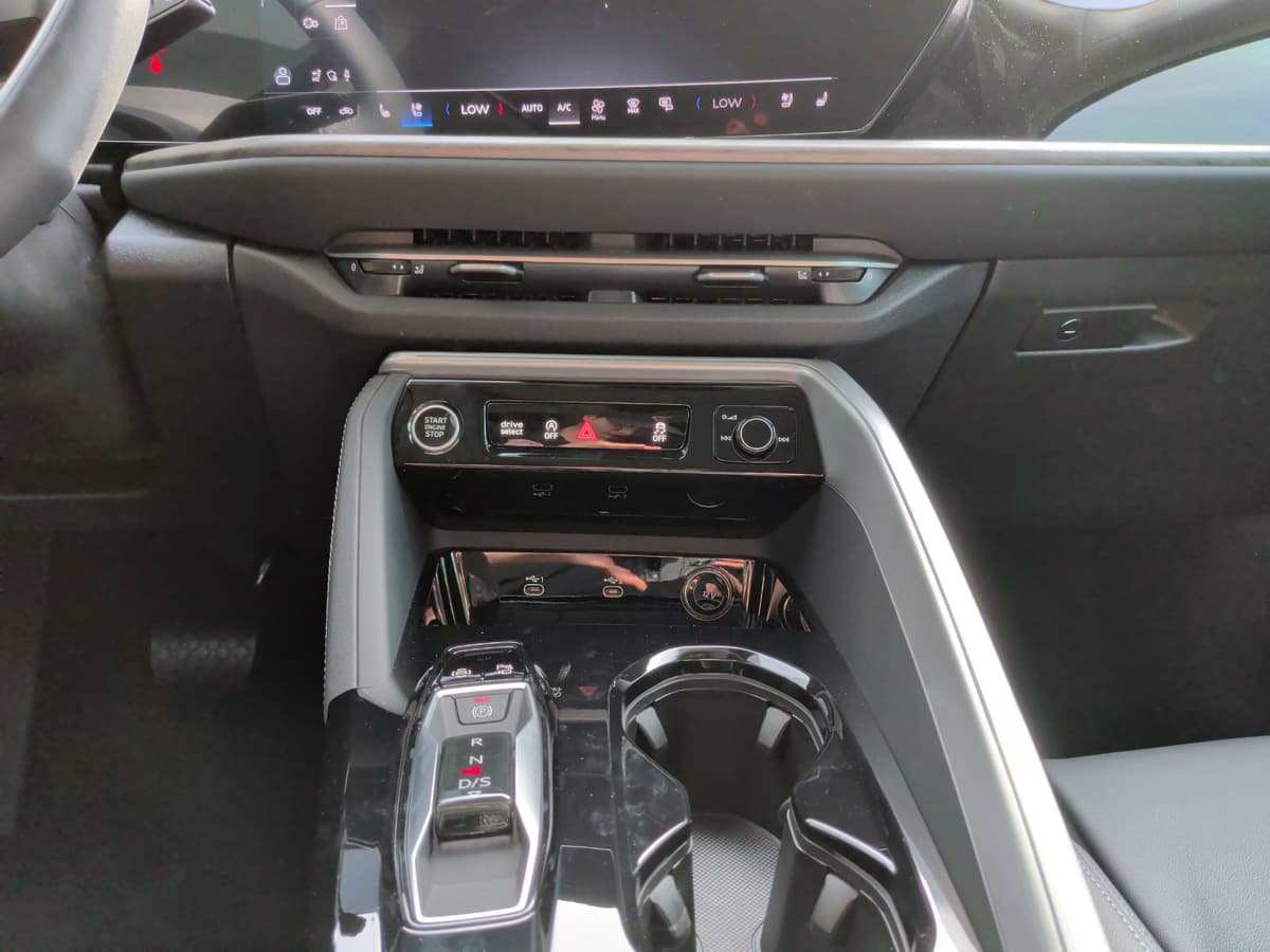 2025 Audi Q5 Sportback - Image 24