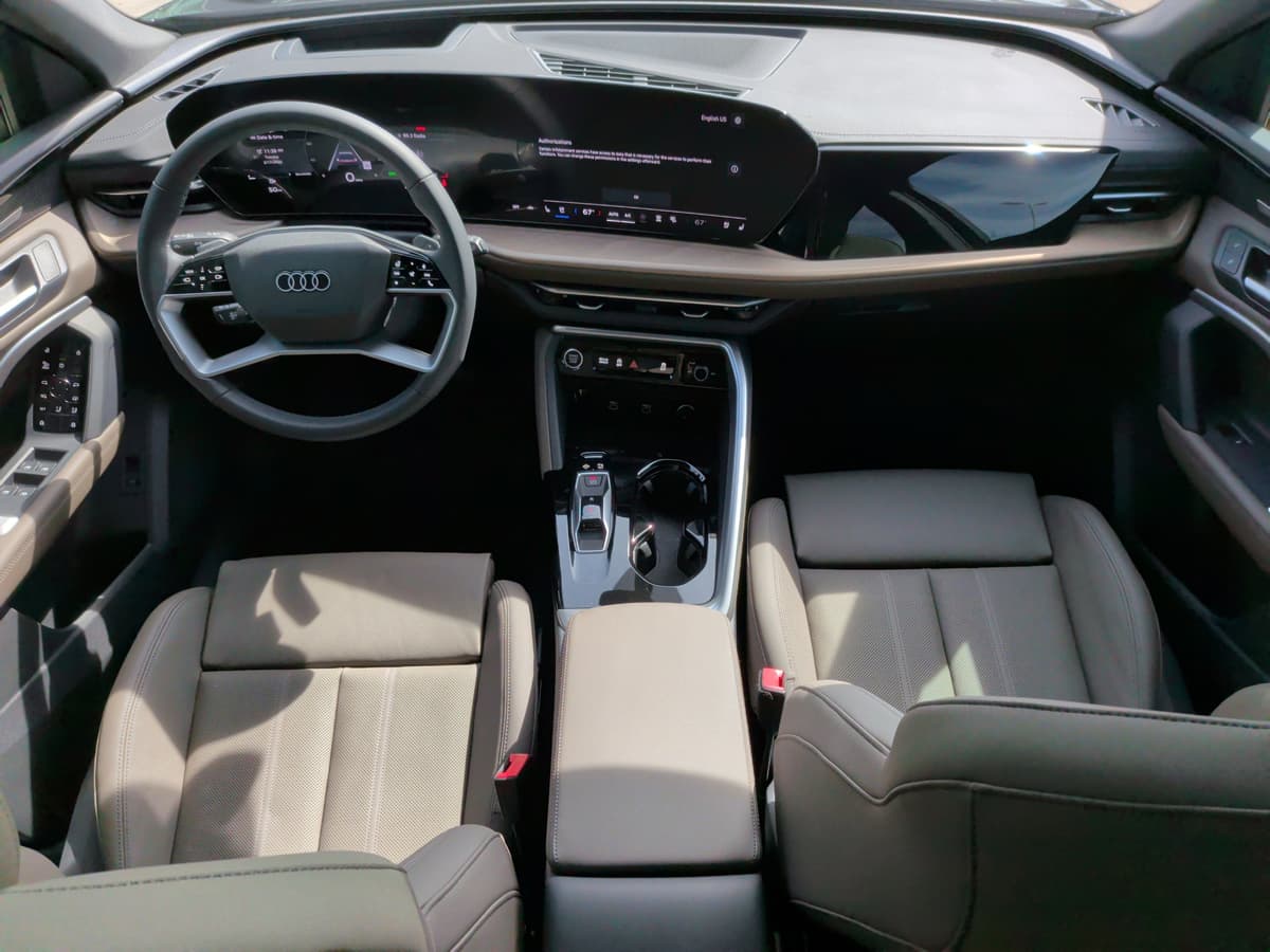 2025 Audi Q5 - Image 18