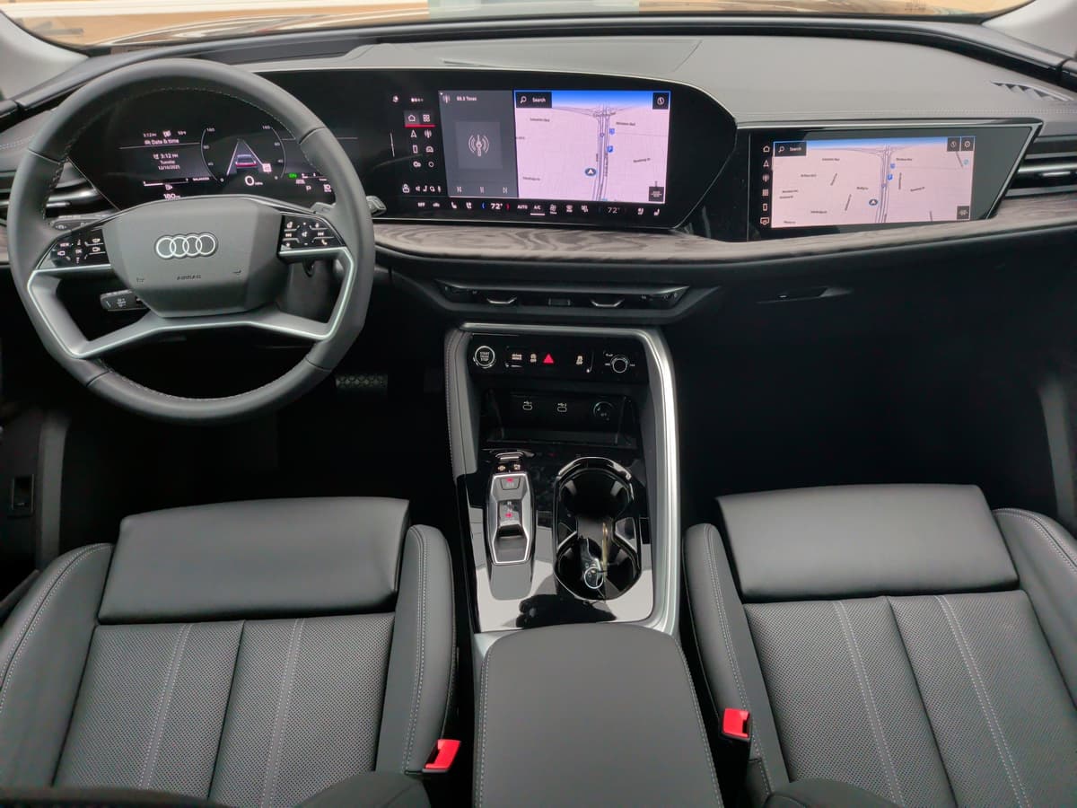 2025 Audi Q5 - Image 18
