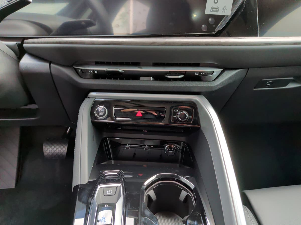 2025 Audi Q5 - Image 24