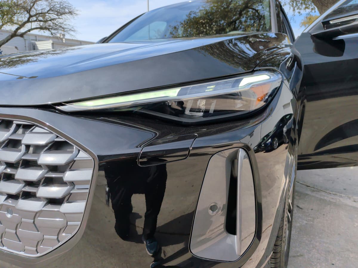 2025 Audi Q5 - Image 11