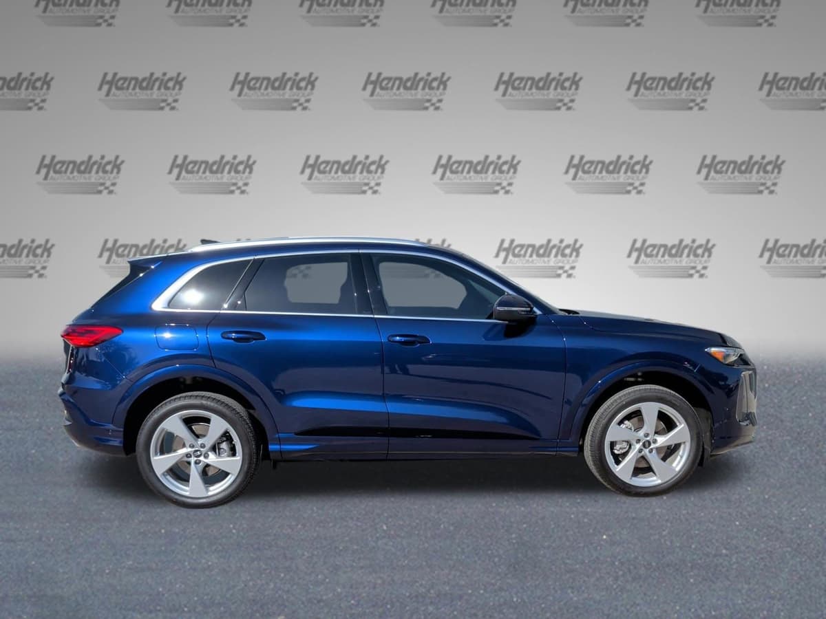 2025 Audi Q5 - Image 10