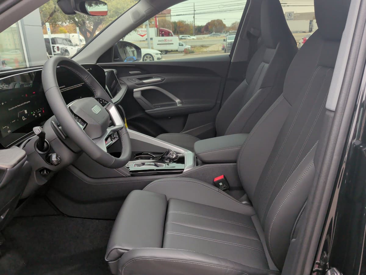 2025 Audi Q5 - Image 16