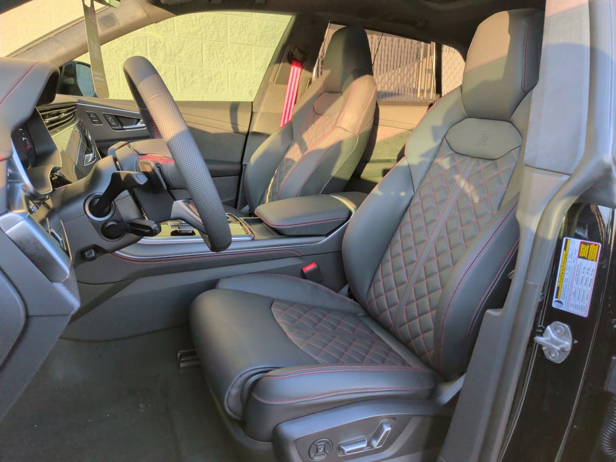 2026 Audi SQ8 - Image 16