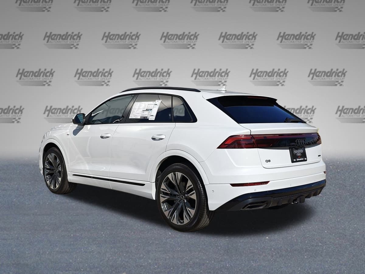 2025 Audi Q8 - Image 7