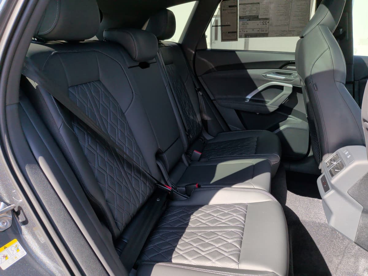 2025 Audi SQ5 - Image 34