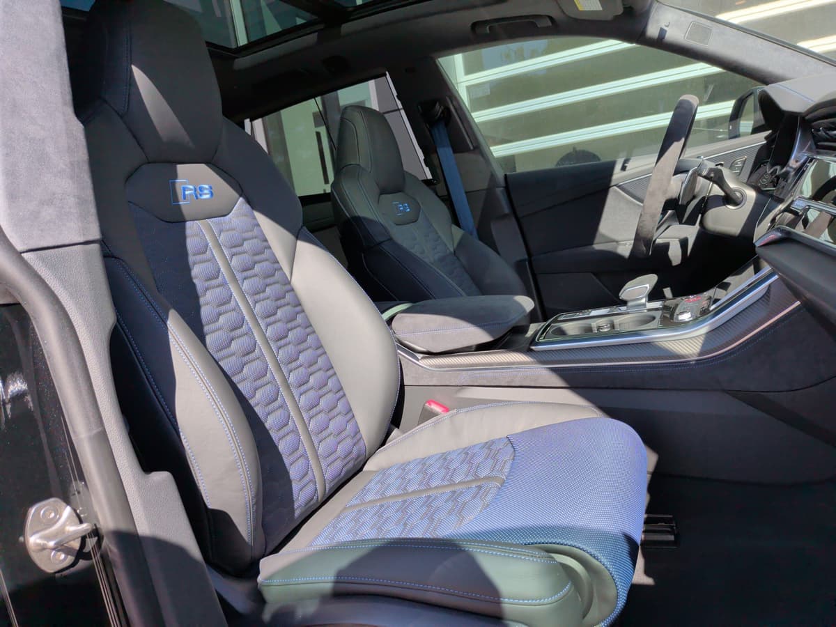 2026 Audi RS Q8 - Image 14