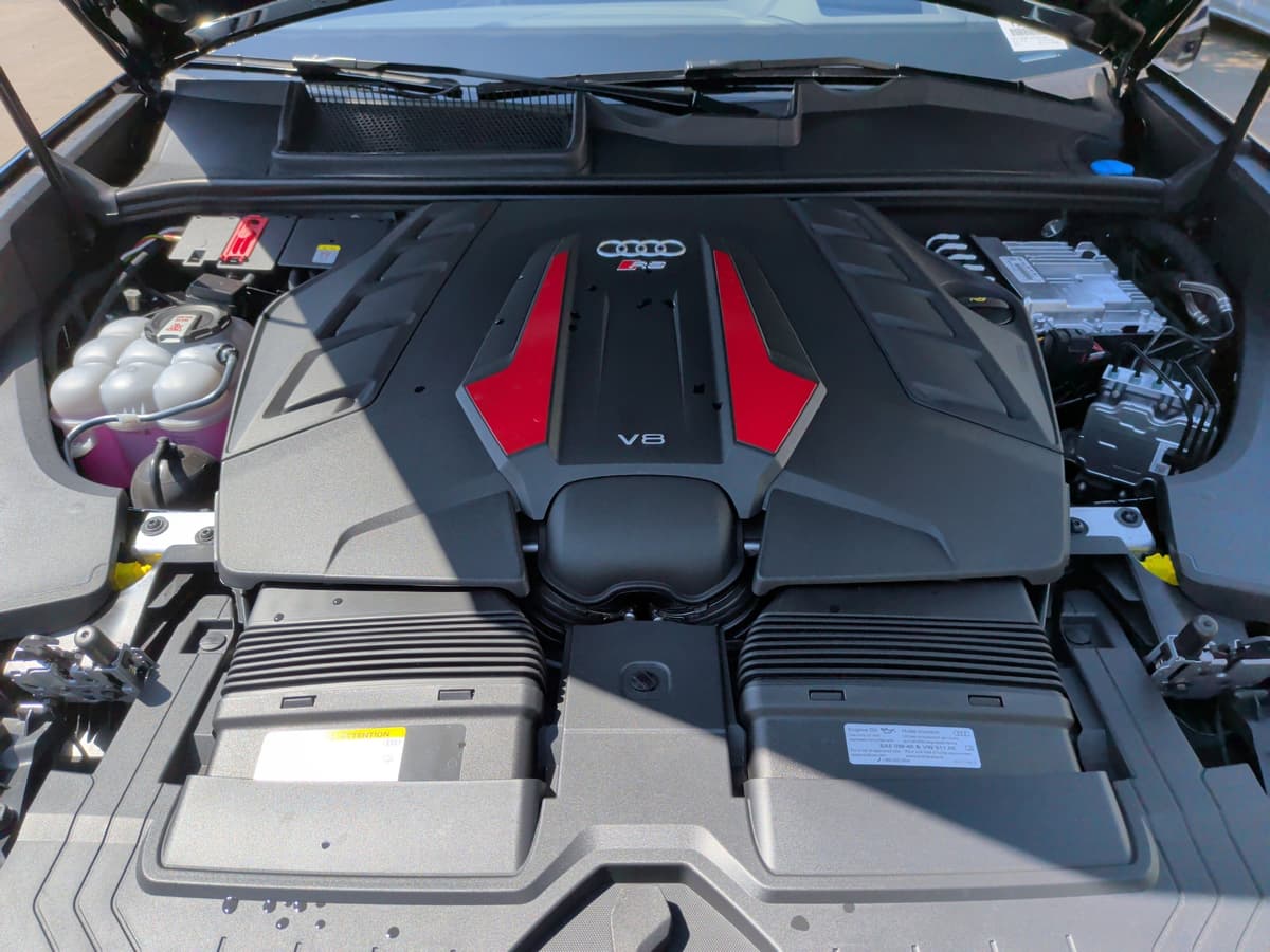 2026 Audi RS Q8 - Image 35