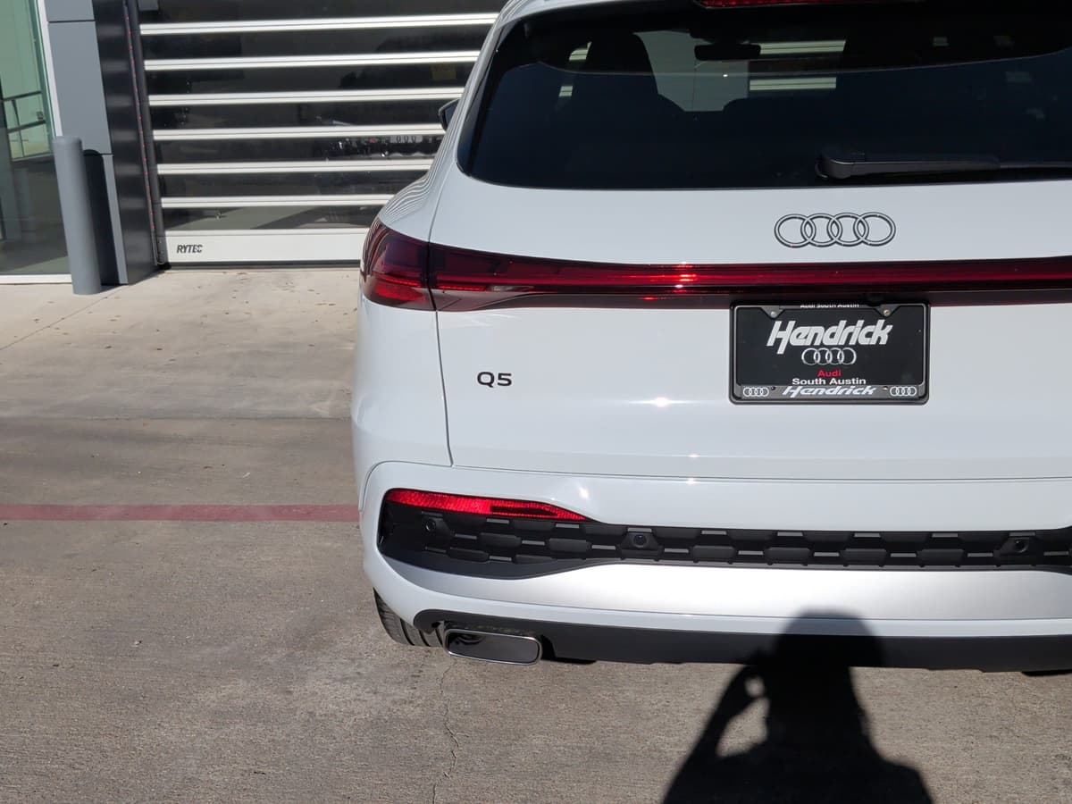 2025 Audi Q5 - Image 15