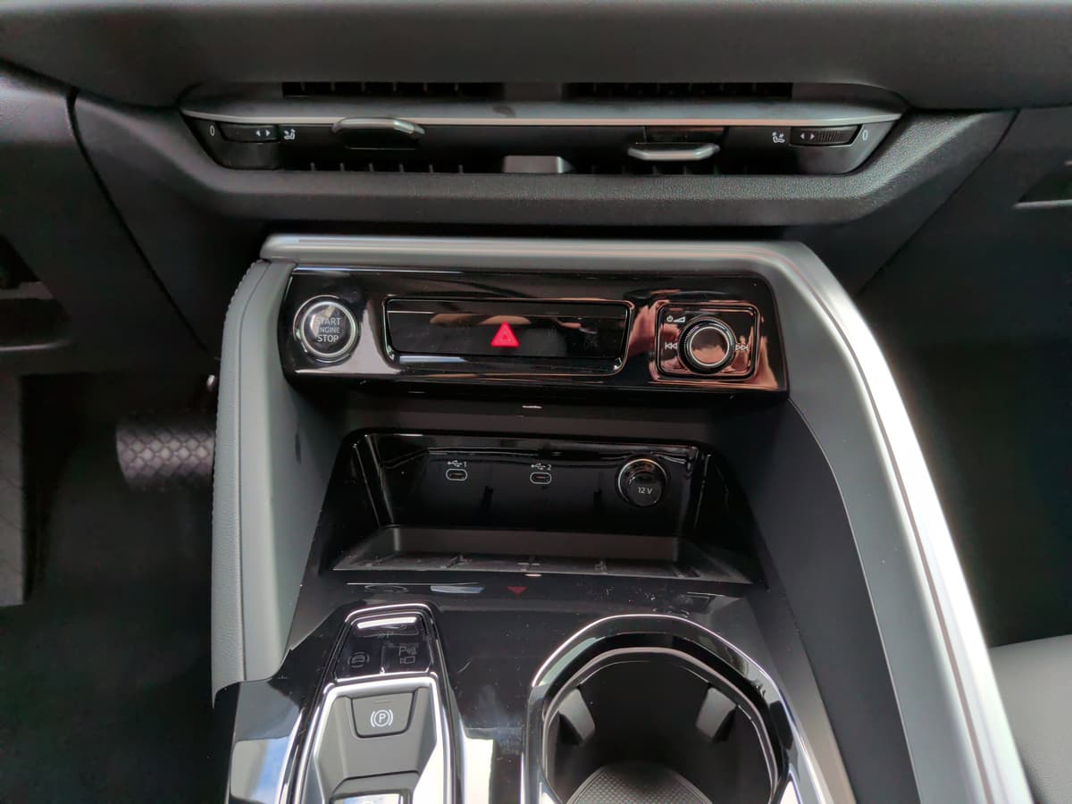 2025 Audi Q5 - Image 31