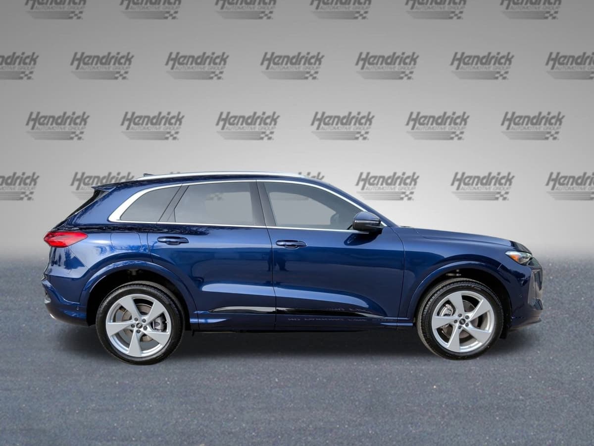 2025 Audi Q5 - Image 10