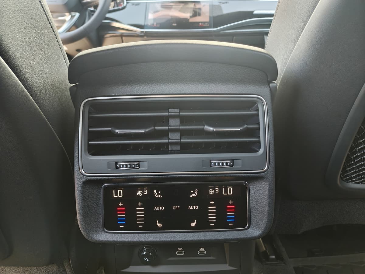 2026 Audi Q7 - Image 21