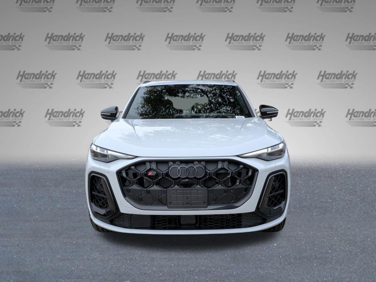 2025 Audi SQ5 - Image 3